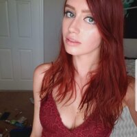 emmarose1998's Offline Chat Room