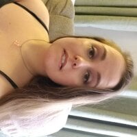 AlexxxMedusa's Offline Chat Room