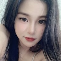 yiyi5624 naked in live sex video chat