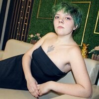 LucyKittyy's Offline Chat Room