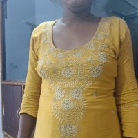 Reena_hotbaby webcam model
