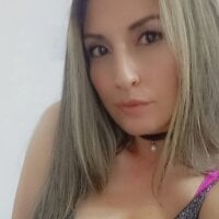 Vivi_tits webcam model