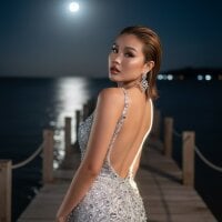 HoneyKitsu webcam model