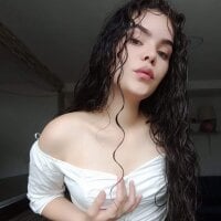 carolyne_jones
