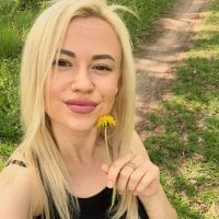 OliviaMuch's Offline Chat Room