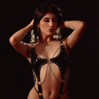 Honeymoongirlie webcam