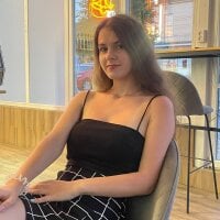 Lily_Kinney's Offline Chat Room