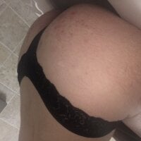 guylovespantiesのオフラインチャットルーム