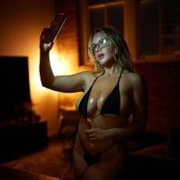 Snapshot of isisxoxx live cam
