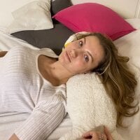 FRANCESCA__MAY Adlı Modelin Çevrimdışı Sohbet Odası