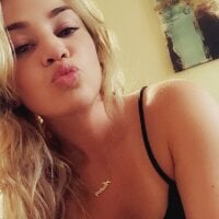 AubreyLeeshh's Offline Chat Room