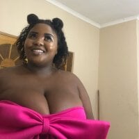 SexyBubblies96 webcam model