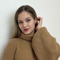 AgnesMoorre Adlı Modelin Çevrimdışı Sohbet Odası