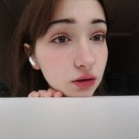 PollyBeev webcam model