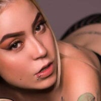 saracush17 webcam model