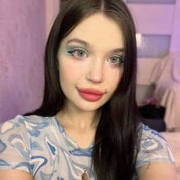PrettyLilie webcam model