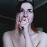 غرفة دردشة Mackenzie_Mace دون اتصال