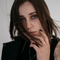 EllaRoberts offline chatrum