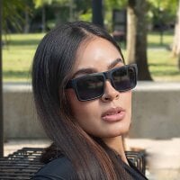 alizza_ webcam model