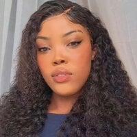 SexyYolla webcam model