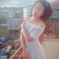 غرفة دردشة EllieCarina99 دون اتصال