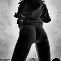 Lindainloveo's Offline Chat Room