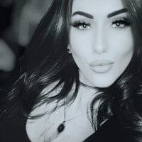 NikiLikili's Offline Chat Room