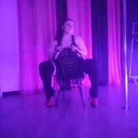 BBWpoledancer's Offline Chat Room