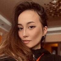 MianSinn Adlı Modelin Çevrimdışı Sohbet Odası