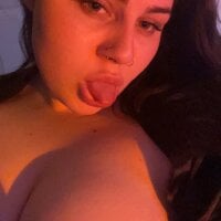 sachaxcams' Offline Chat Room