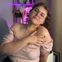 Janie_Curvyy webcam model