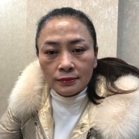 girlonee webcam model