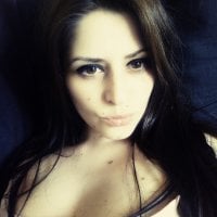 Robertared Adlı Modelin Çevrimdışı Sohbet Odası