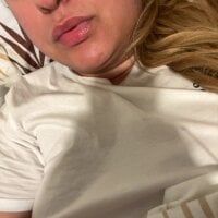 Neenaa1611's Offline Chat Room