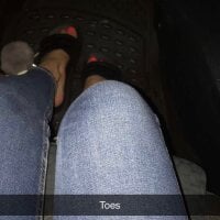 bellfeetboobfun's Offline Chat Room