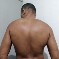 EnzoGom webcam model