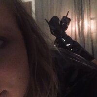 Diamants- Adlı Modelin Çevrimdışı Sohbet Odası