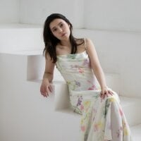 LounaDivine webcam model