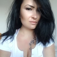 غرفة دردشة EMA-LOVE دون اتصال