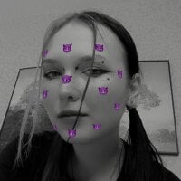 MaddisonRoses' Offline Chat Room