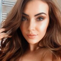 isabella_mariex's Offline Chat Room