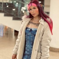 luna_miler_ webcam model