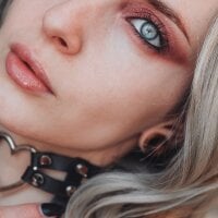 lunalascivious' Offline Chat Room