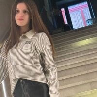 VelvetNyxen webcam model