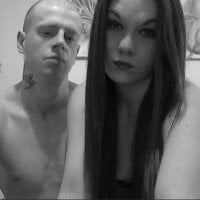 2hard4youu1st's Offline Chat Room