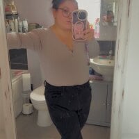 BrunetteBitch-x webcam