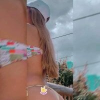 Milf_Tif's Offline Chat Room