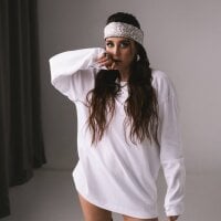 OhNicolle model avatar