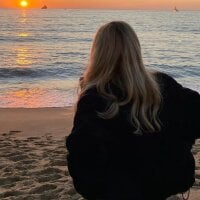 Aria__Moon webcam model