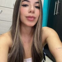 antonia_silver Adlı Modelin Çevrimdışı Sohbet Odası